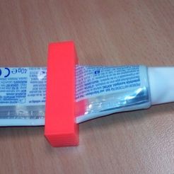 IMG_20170130_090223.jpg Free STL file toothpaste Tube saver・3D printer design to download