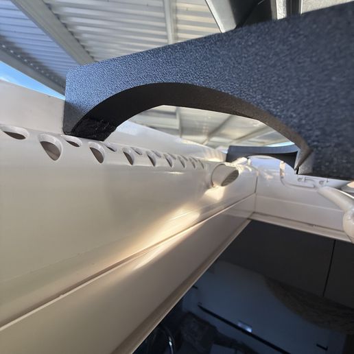 IMG_6754.jpeg Starlink Mini Skylight-Halterung für Leisure Travel Vans (LTV) und andere Wohnmobile, die das Dometic Midi Heki Dachfenster verwenden