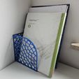 20250521_143528.jpg Voronoi Book stand