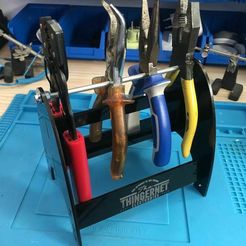 plier_holder.jpg Бесплатный 3D файл держатели инструментов (плоскогубцы и сверла)・Шаблон для загрузки и 3D-печати