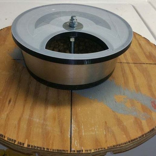 Anti-Spill pet food lid