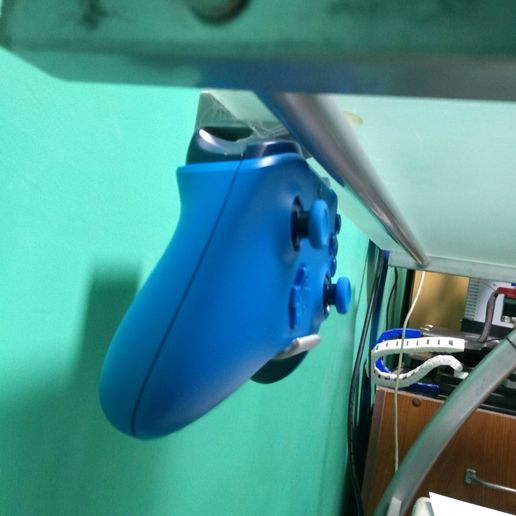 IMG_20200818_212726274.jpg Xbox One S Controller Hanger