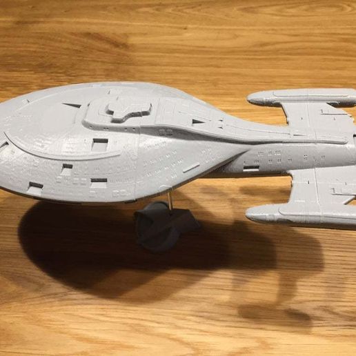 IMG_2050.JPG Download free STL file NCC-74959 Voyager - No Support Cut • 3D printer template, Bengineer3D