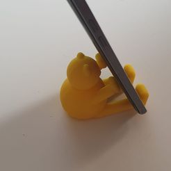 oso soporte 2.jpeg Fichier STL gratuit Petit gros ours (support pour smartphone)・Plan pour impression 3D à télécharger