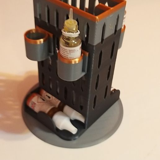 distributeur vape Distributeur automatique de cigarettes électroniques main image 1