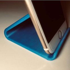 5980ee8f3641b3334262529d80c78313_display_large.jpg Бесплатный STL файл Phone Stand Cupcake Logo・Идея 3D-печати для скачивания