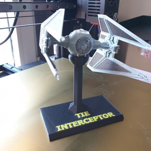 20210404_180952.jpg Star Wars-Modellhalter