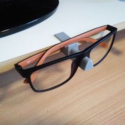 0.jpg Attachable glasses stand (15mm or 18mm)