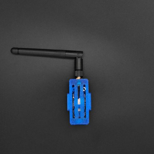 0eb4ab3e-0c1b-4ca7-9868-3afdea2e3a35.jpg ItsyBitsyESP32 wFL-Gehäuse