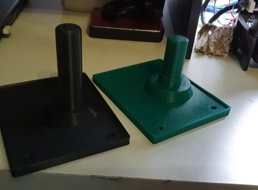 20200517_000216.jpg Placa de montagem em rack Alesis Trigger I/o (duas versões)