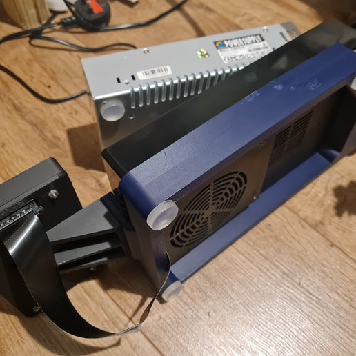 20241127_172826.jpg Soporte de hardware externo para caja Kobra 2 Plus