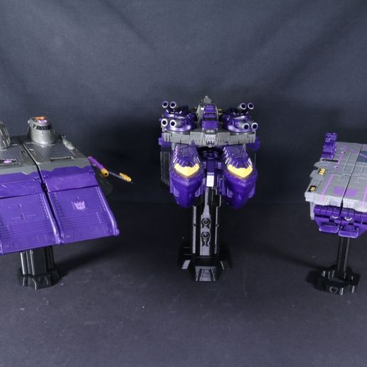 14.jpg Présentoir pour Transformers Legacy Tidal Wave