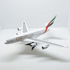 IMG_20231215_075303.jpg A380-800 Emirates Model