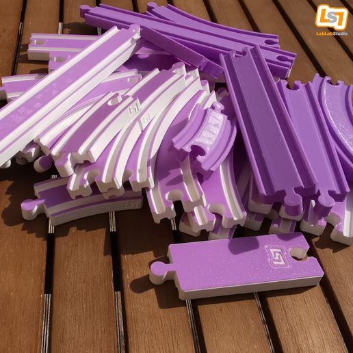 image-4.jpg Ikea / Brio compatible train