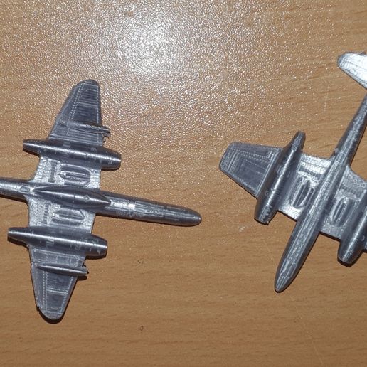 20250223_234451.jpg 1:200 Gloster Meteor biplace