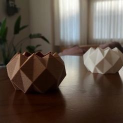 1.jpeg Fichier STL Bougeoir origami géométrique・Modèle imprimable en 3D à télécharger