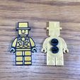 IMG_4602_mestudio.jpg [GRATUIT 1 DESIGN] LE-GO Mini-Figures Mr Gold Double Pins