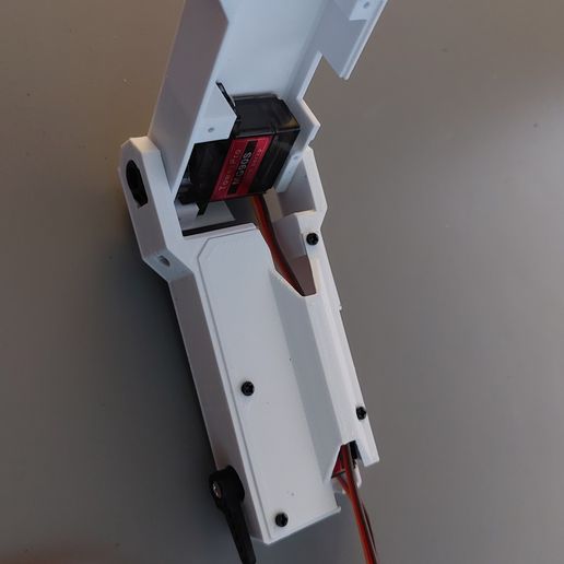 20240902_134537.jpg BotZi 3D printed robotic arm with MG90S servos and Arduino Nano