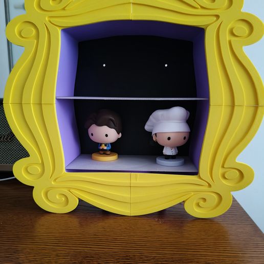 🟡🟣 Friends Iconic Yellow Frame Display for Figurines - LED Glow, Snap-Fit, Magnet Magic! 🟣🟡
