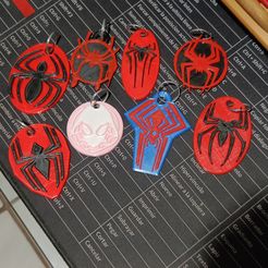 IMG20230522212014.jpg STL-Datei Doppelfarbiger Spidey-Schlüsselanhänger・Design für den 3D-Druck zum Herunterladen