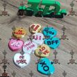 85147005_976325576098341_5803688753310466048_o.jpg valentine's day key rings