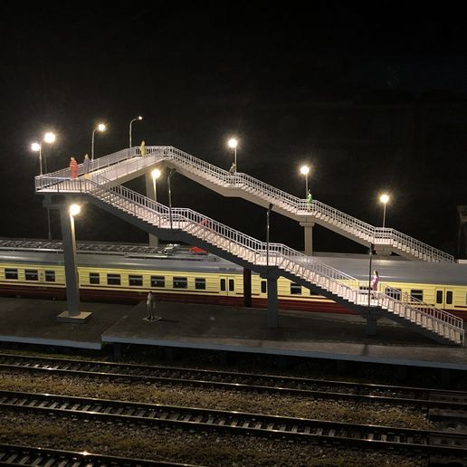 Model of pedestrian bridge for railroads in scale 1/87 (H0)