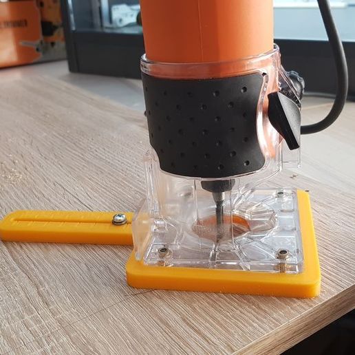 cc3d4a52856ef51c6436a71bdaeef7b1_display_large.jpg Circle Jig for CMT10