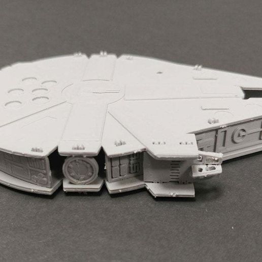 Falcon_06.jpg Millennium Falcon Bausatzkarte von Fixumdude
