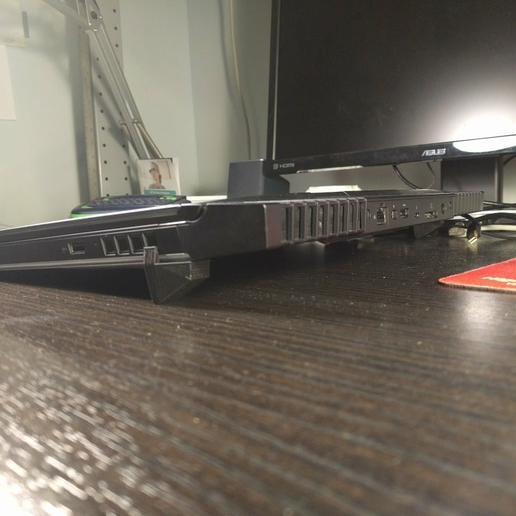 🦶 Cooling Feet for Alienware 15 R3・Free STL File for ・Cults