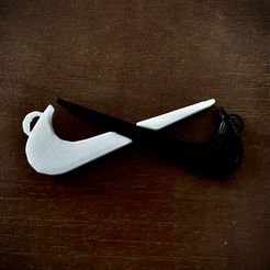 1.jpg Archivo STL gratis Llavero Nike para dos・Diseño de impresión 3D para descargar