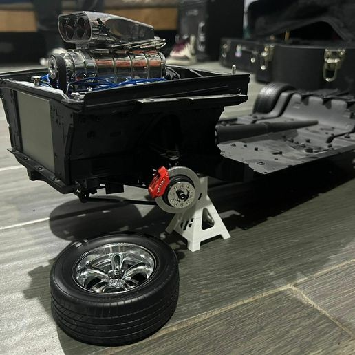 WhatsApp-Image-2024-01-10-at-12.55.24.jpeg Jack Stand GPU Adjustable Support