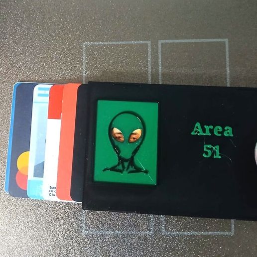 WhatsApp-Image-2025-11-12-at-09.26.28-2.jpeg Porte-cartes Area 51 stl et 3mf