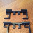 Fishing_Rod_Holder_Bracket1.jpeg Archivo STL gratis Soporte para cañas de pescar con agujeros para tornillos・Objeto para impresora 3D para descargar