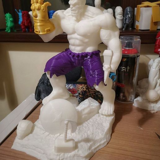 90242793_10156655945141193_5231049465338527744_o.jpg HULK STATUE