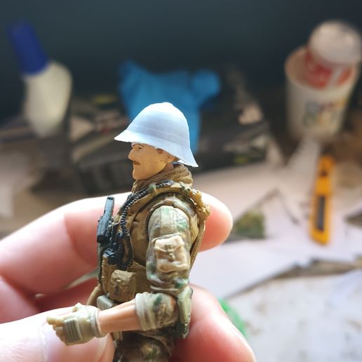 Picture-3.jpg 1:18 SCALE PITH HELMET