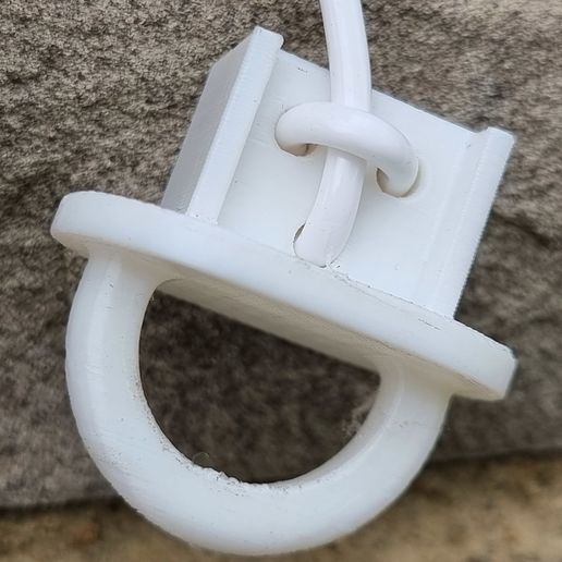 f048bd14-006e-4501-96dc-43036f8c59bc.jpg Beldray Retractable Washing Line Hook