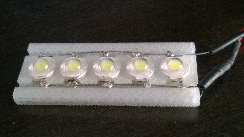 Led Example Stl Descargar archivo STL gratis Tira de 5 leds âą Modelo para imprimir en ...