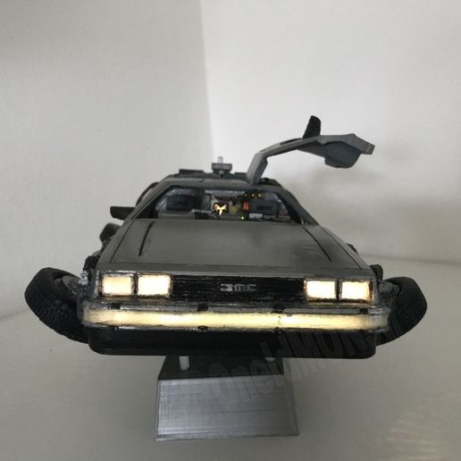 5.jpg DIY DeLorean Time Machine with lights!!