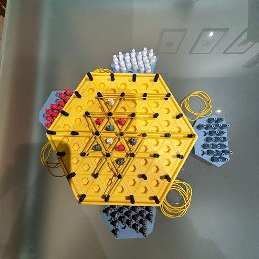 WhatsApp-Image-2024-11-08-at-18.38.34-1.jpeg FlexiTri: The Board Game of Rubber Bands and Triangular Tangles