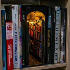 _ALB2005.jpg A small bookcase to decorate your bookshelf, booknook