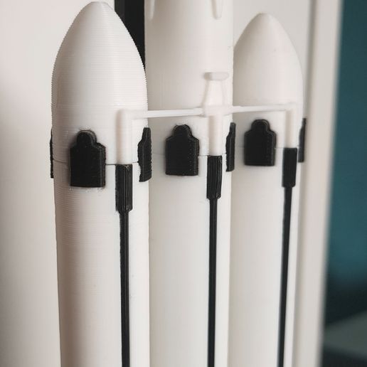 IMG20200314152220.jpg Free STL file Falcon Heavy Scale 1:200 ( Multi parts)・Model to download and 3D print, Kmobrain