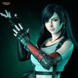 Tifa_TanukiFigures_07.jpg Tifa - Final Fantasy VII - Taille réelle