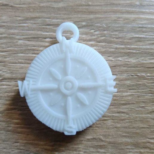 Compass pendant - 3D model önizlemesi