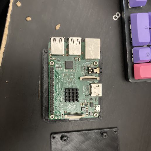 IMG_1706.jpeg Cooler Master MasterBox NR200P Suporte para Raspberry Pi