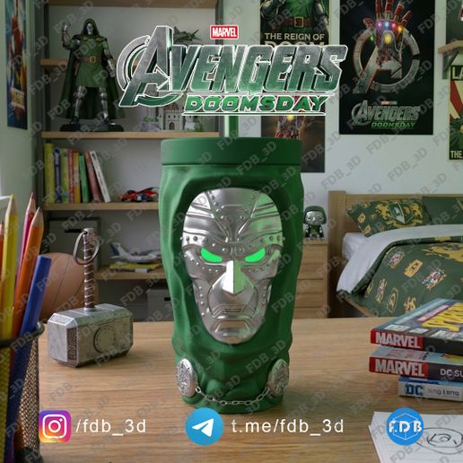 VASO MILKSHAKE DR DOOM / VASO MILKSHAKE AVENGERS
