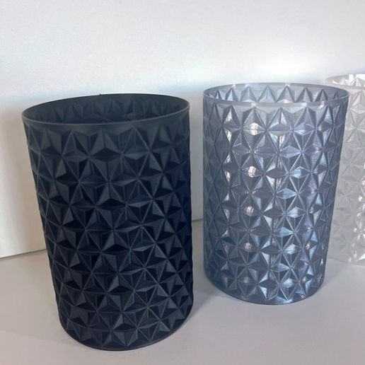 23.jpg Verre simple avec un motif cristallin sur les murs