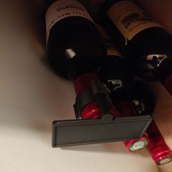 IMG_20191017_194432.jpg Fichier STL Porte étiquette bouteille de vin・Design à télécharger et à imprimer en 3D