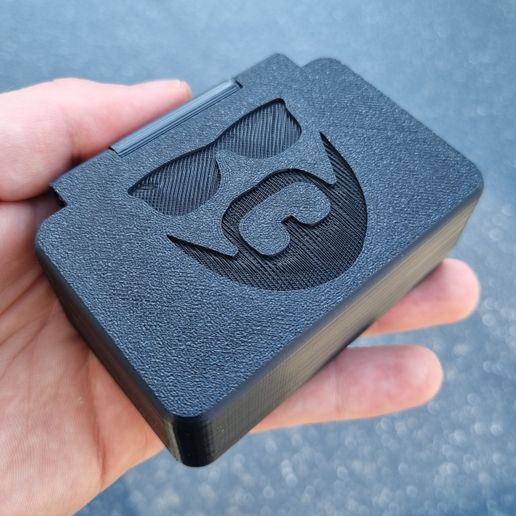 20230924_102738.jpg BRAUN SERIES 9 BEARD TRIMMER - STORAGE BOX FOR TRIMMERS