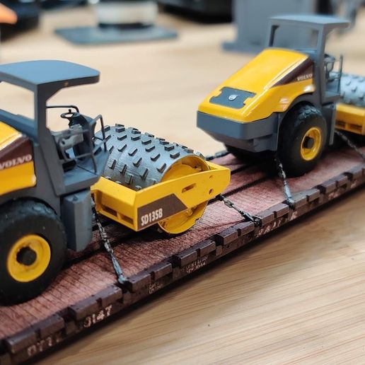 🛞 1/87 scale Volvo SD135 Roller Compactor・ 3D File for 3D printing・Cults