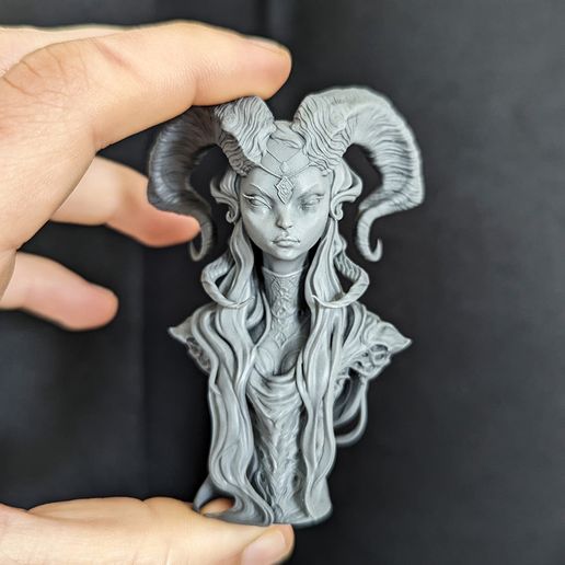 PXL_20240327_100721486.MP-copia.jpg Deadly White